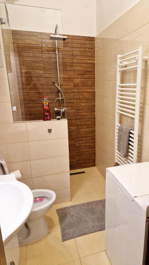 C22 Apartman Budapest Bagian luar foto